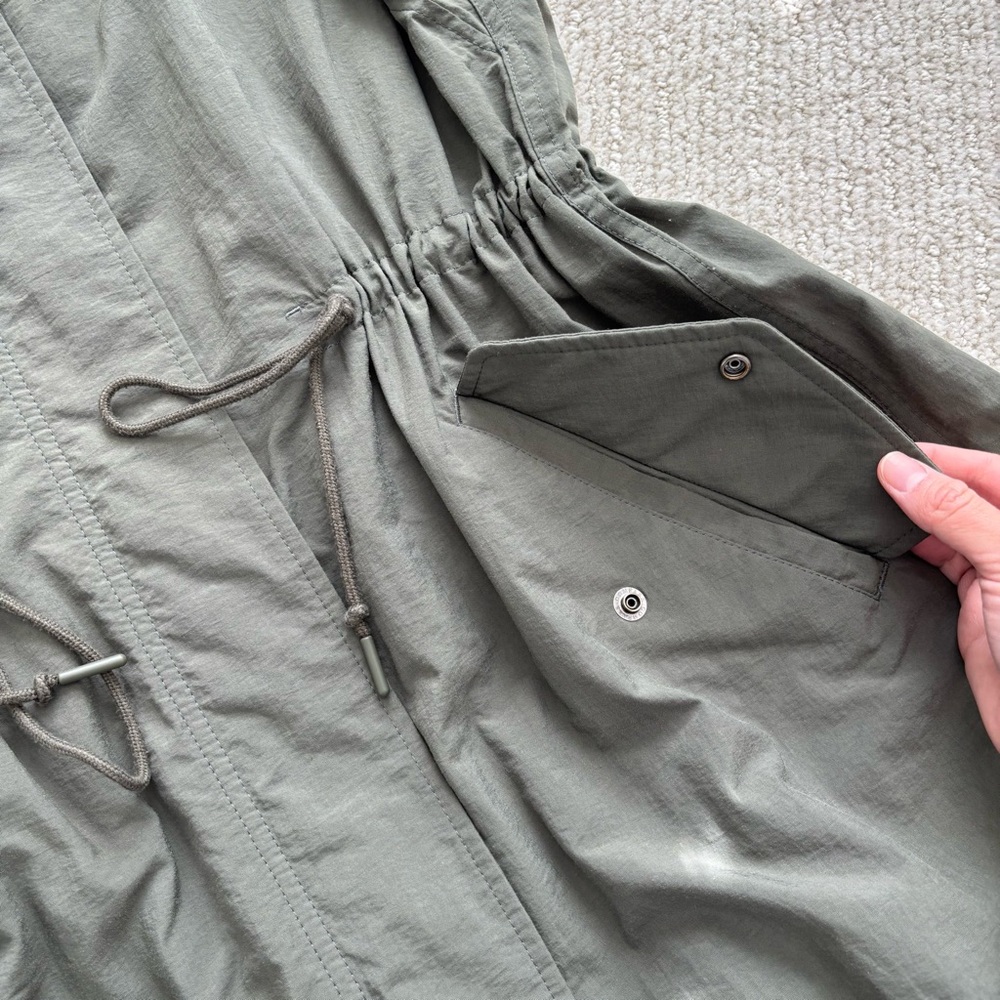 Uniqlo Long Hooded Women's Jacket - Picture 3 of 7